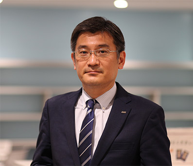 岡本哲也 氏